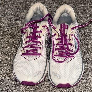 Brooks Women's Ghost 12 Athletic Shoes - White and Purple